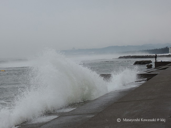 ケアラシ 氷見海岸