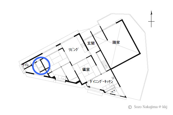浴室(青い丸の位置)は建物南西の一畳タイプの在来浴室。
