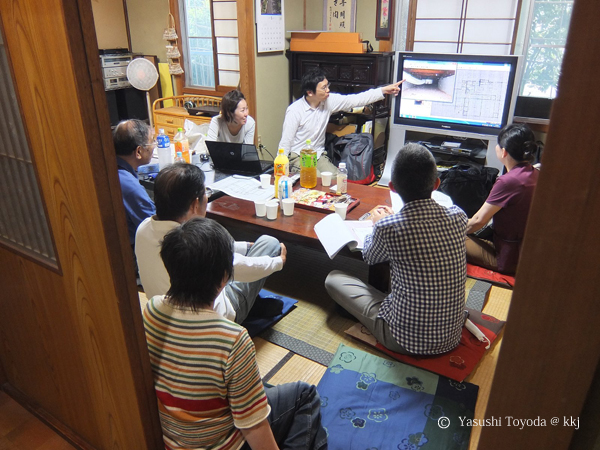 調査日に行った調査速報報告会の様子