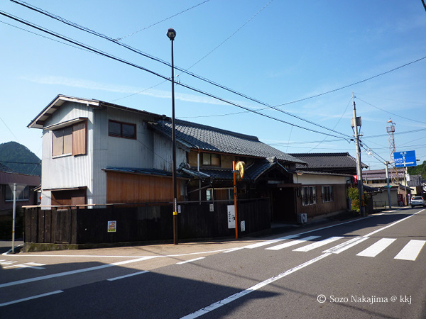 【建物概要】木造2階建 2世帯住宅(借家) 築年数:昭和29年建築(築62年) 改修履歴:平成15年 トイレ・下屋