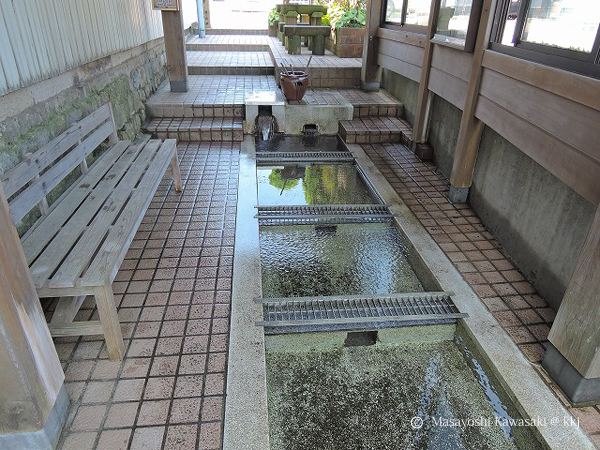 絹の清水(しょうず)(黒部市生地地内)